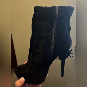 Liliana Velvet Knee High Stiletto Boot new in box